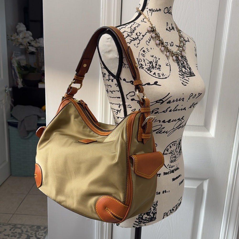 Dooney & Bourke Hobo - Picture 3 of 14
